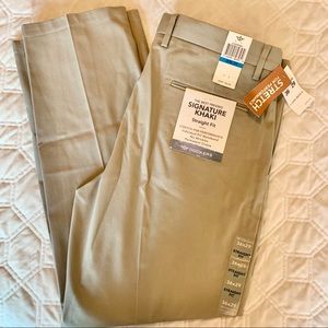Dockers Men’s Signature Khaki Pant